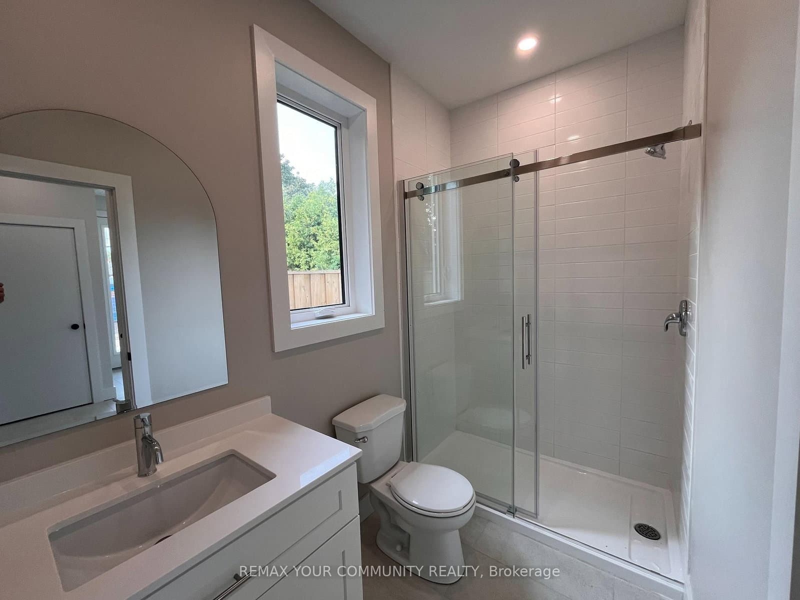19 Cousins Drive, Unit 3 thumbnail 8