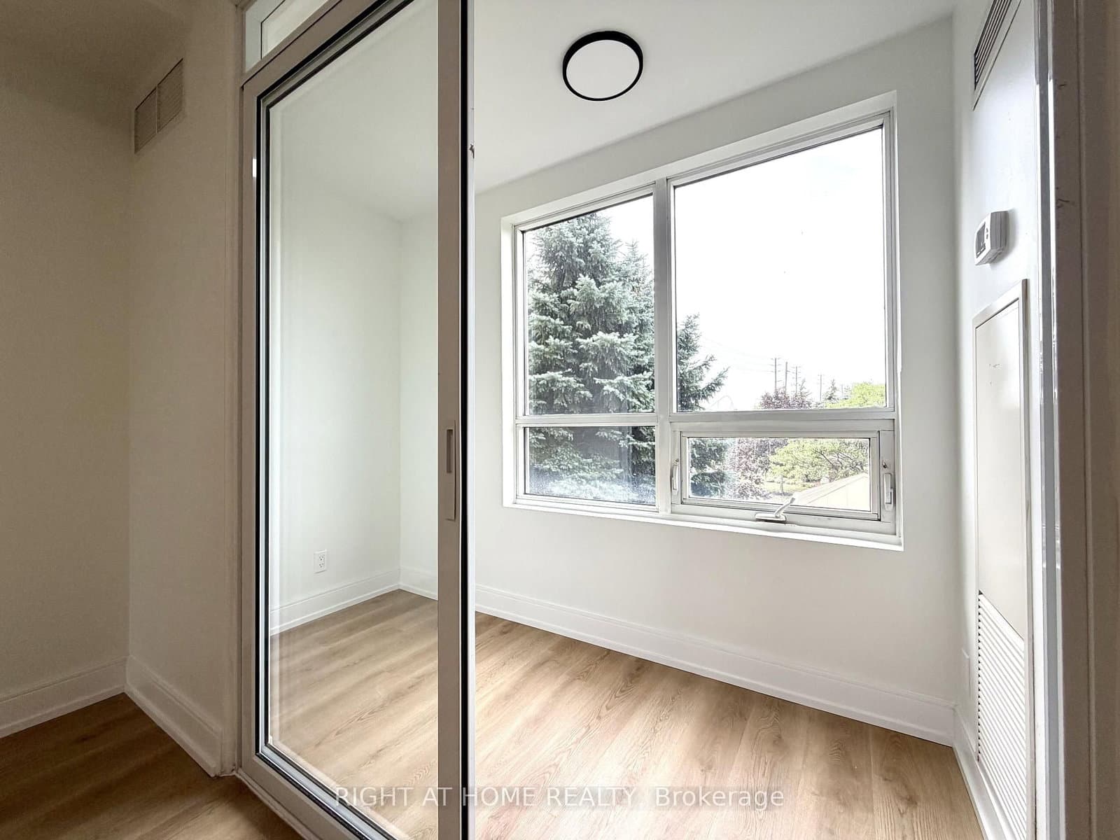 9235 Jane Street, Unit 214 thumbnail 19