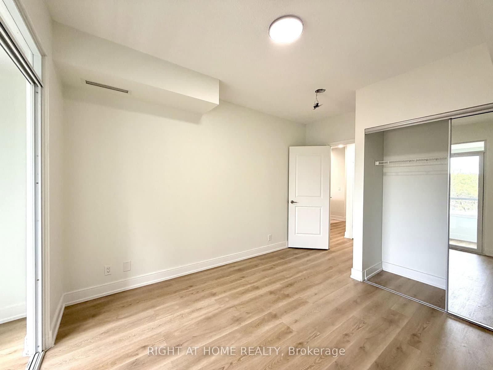 9235 Jane Street, Unit 214 thumbnail 22