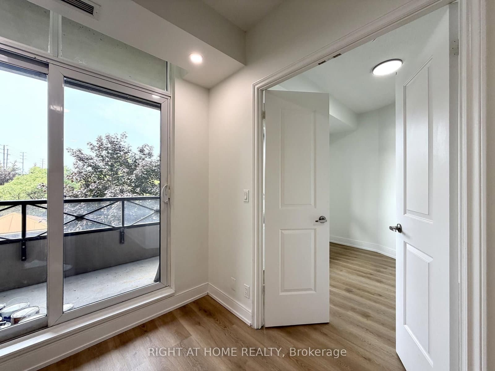 9235 Jane Street, Unit 214 thumbnail 24