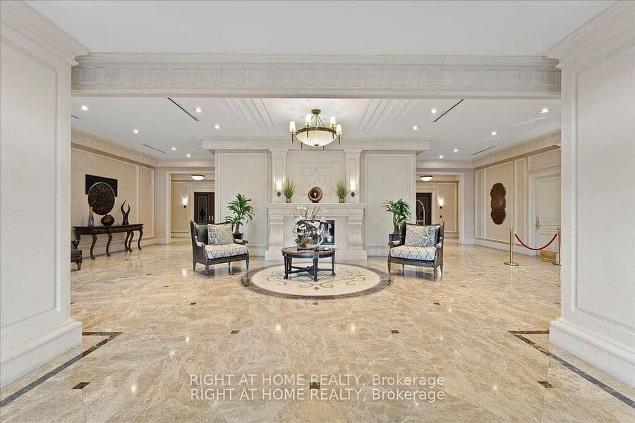 9235 Jane Street, Unit 214 thumbnail 4
