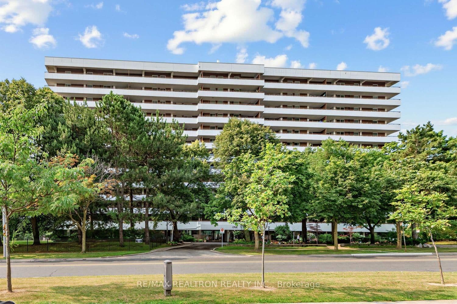 #211 - 1 Royal Orchard Boulevard