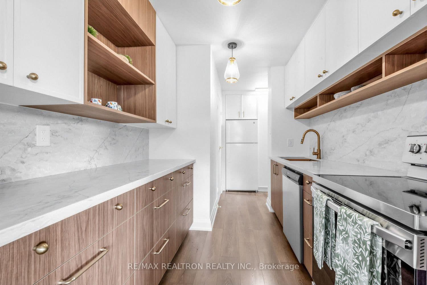 1 Royal Orchard Boulevard, Unit 211 thumbnail 11