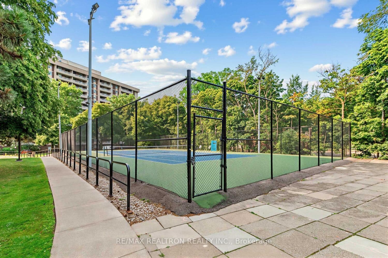 1 Royal Orchard Boulevard, Unit 211 thumbnail 24