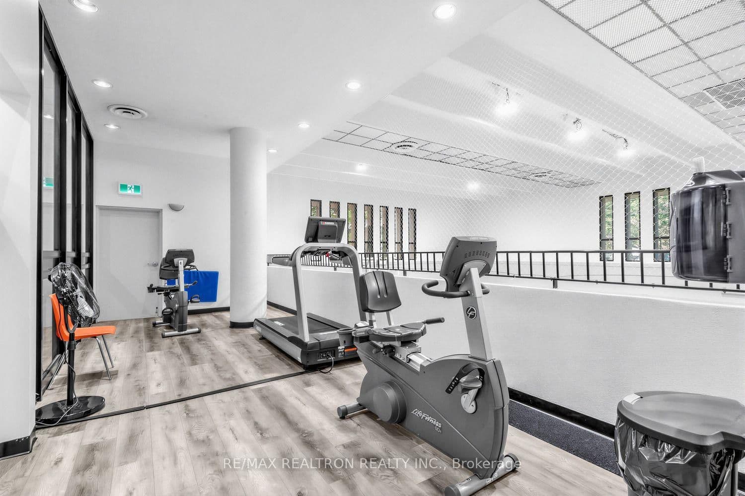 1 Royal Orchard Boulevard, Unit 211 thumbnail 28
