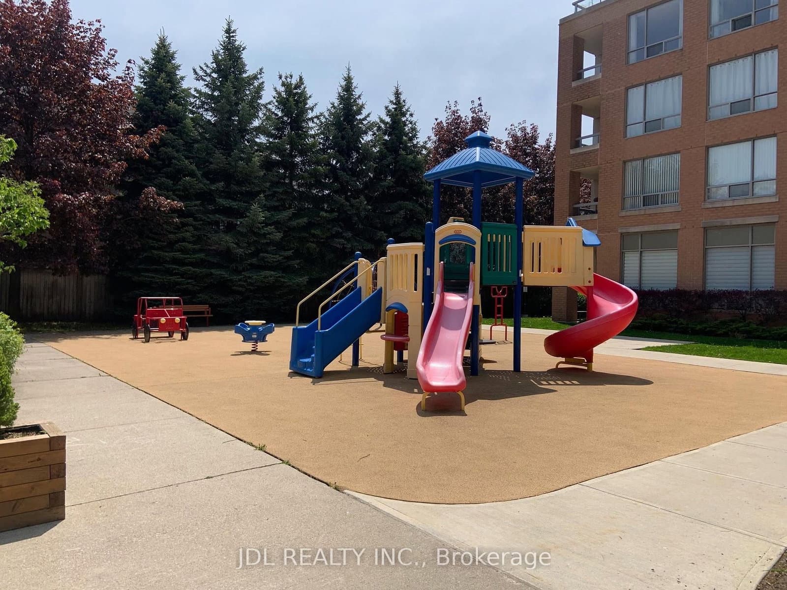 19 NORTHERN HEIGHTS Drive, Unit 403 thumbnail 13