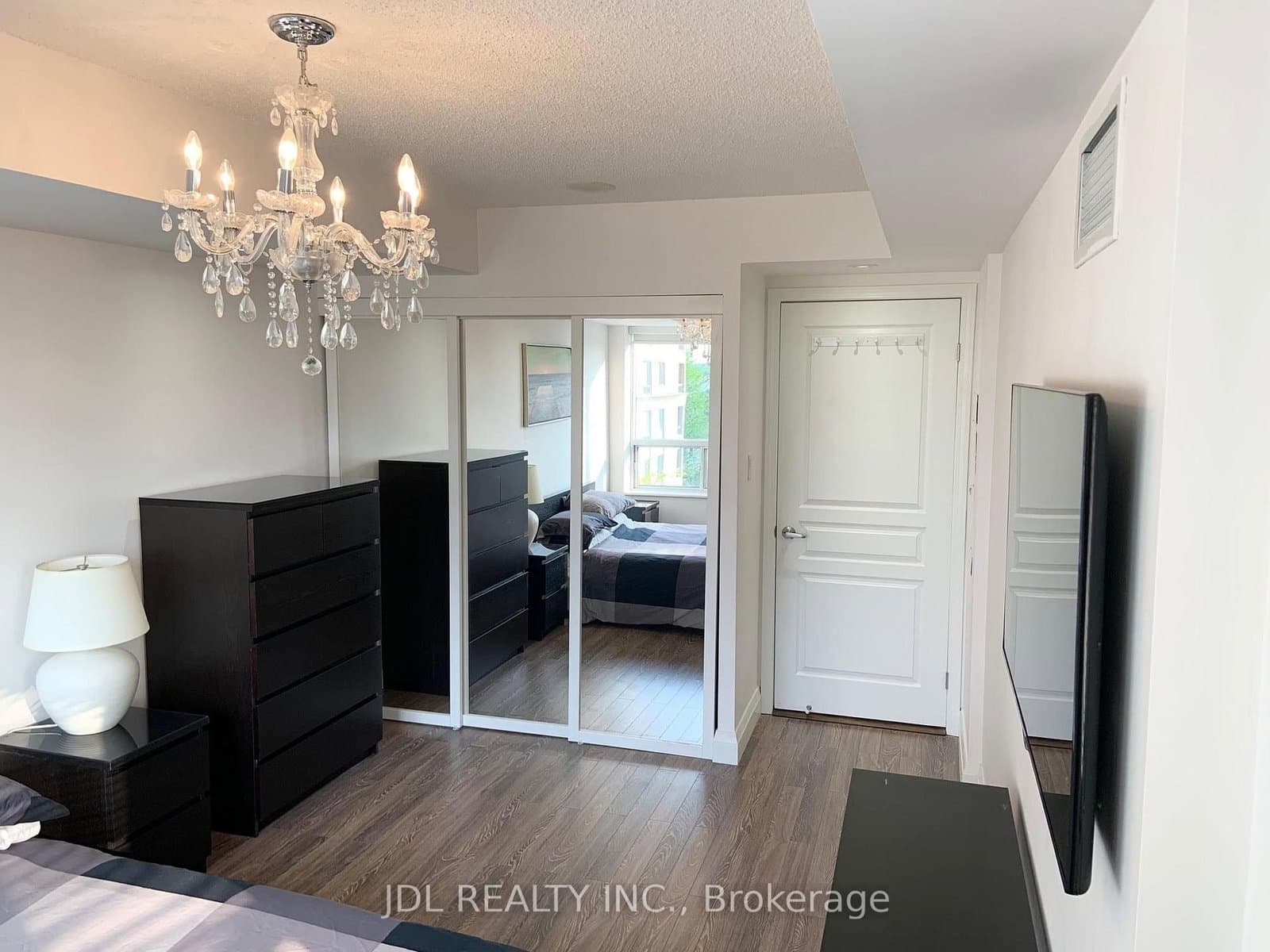 19 NORTHERN HEIGHTS Drive, Unit 403 thumbnail 6