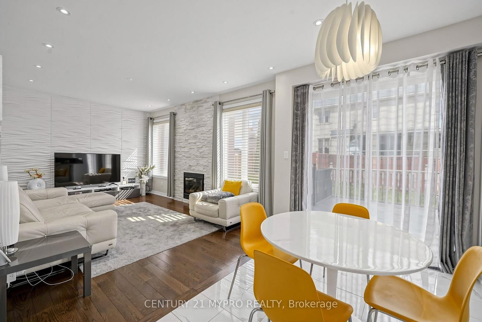 225 Silver Maple Road thumbnail 12