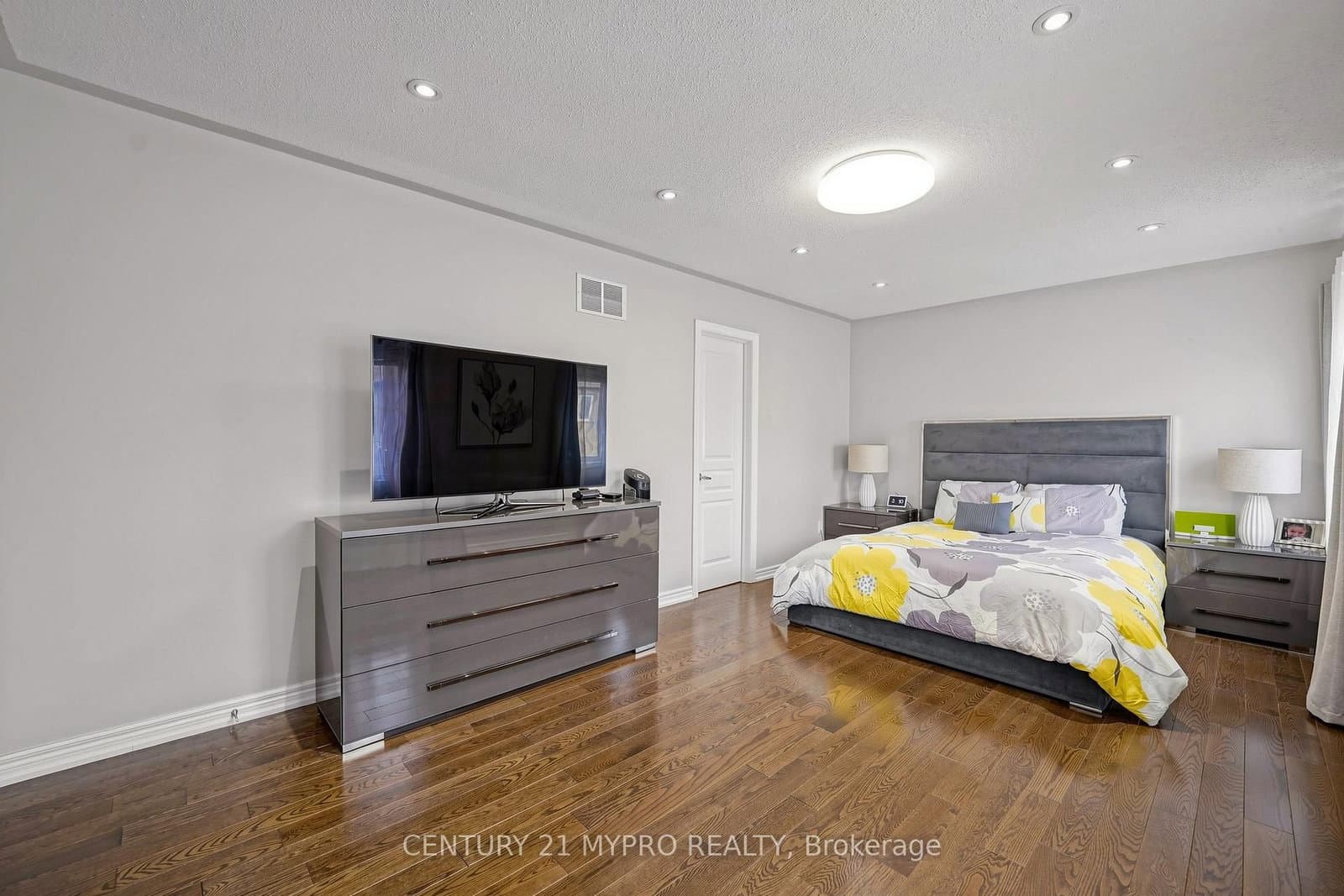 225 Silver Maple Road thumbnail 19