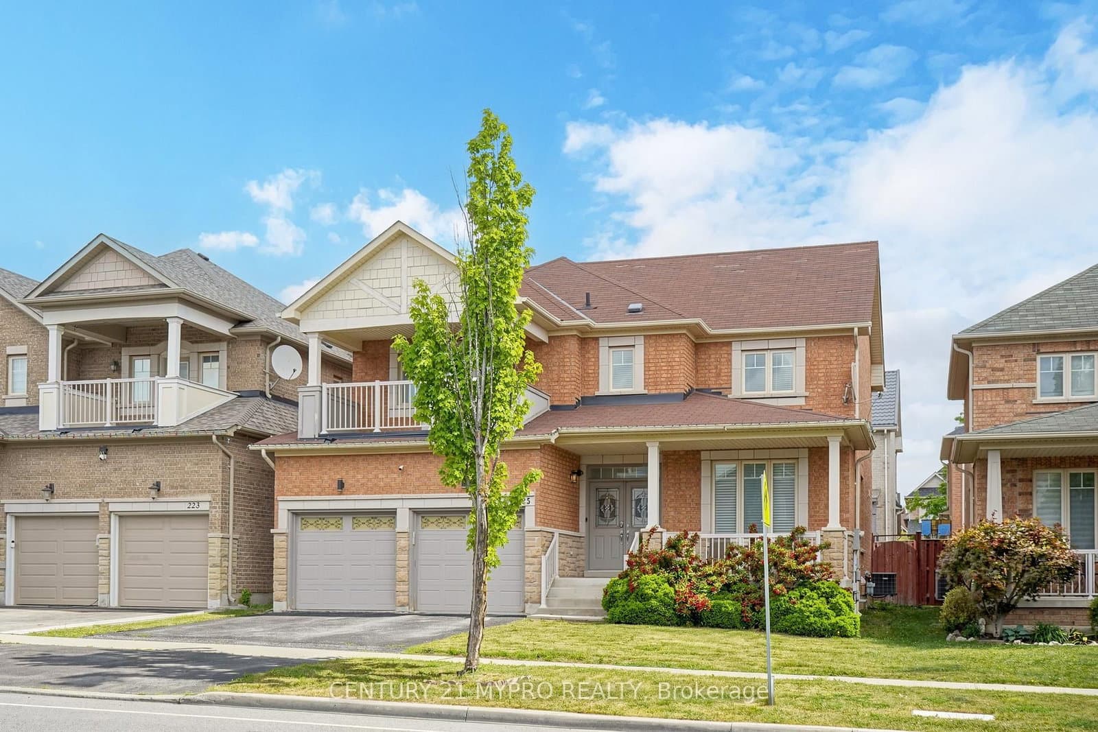 225 Silver Maple Road thumbnail 2