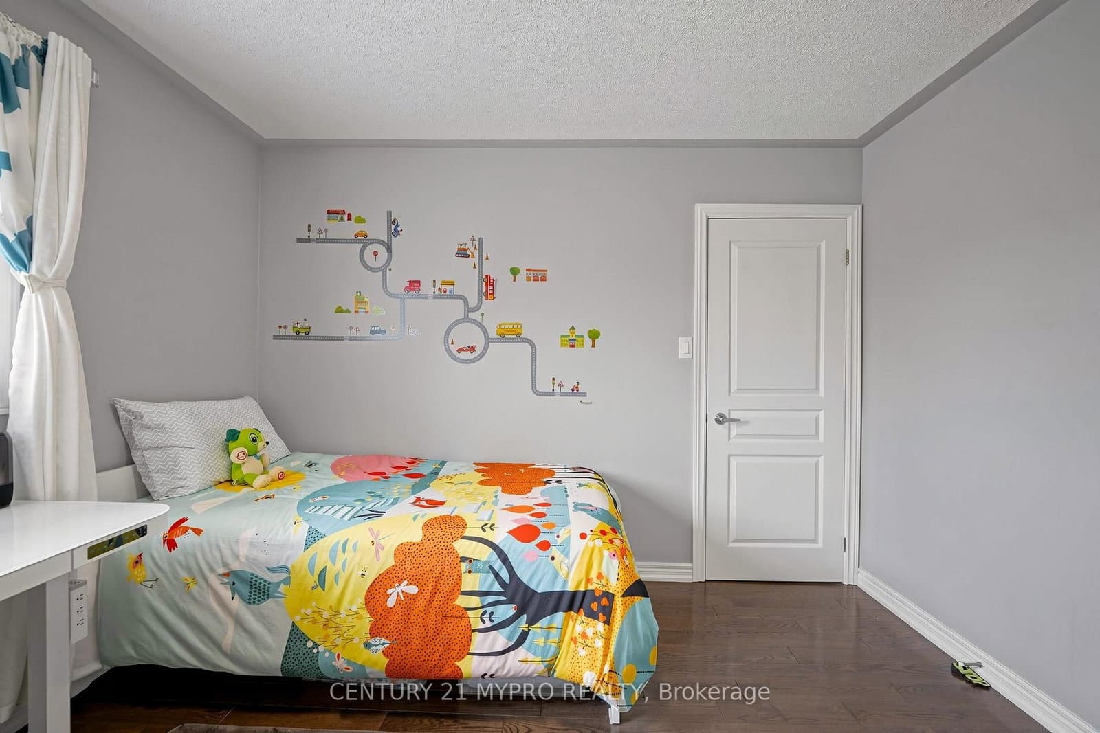 225 Silver Maple Road thumbnail 24