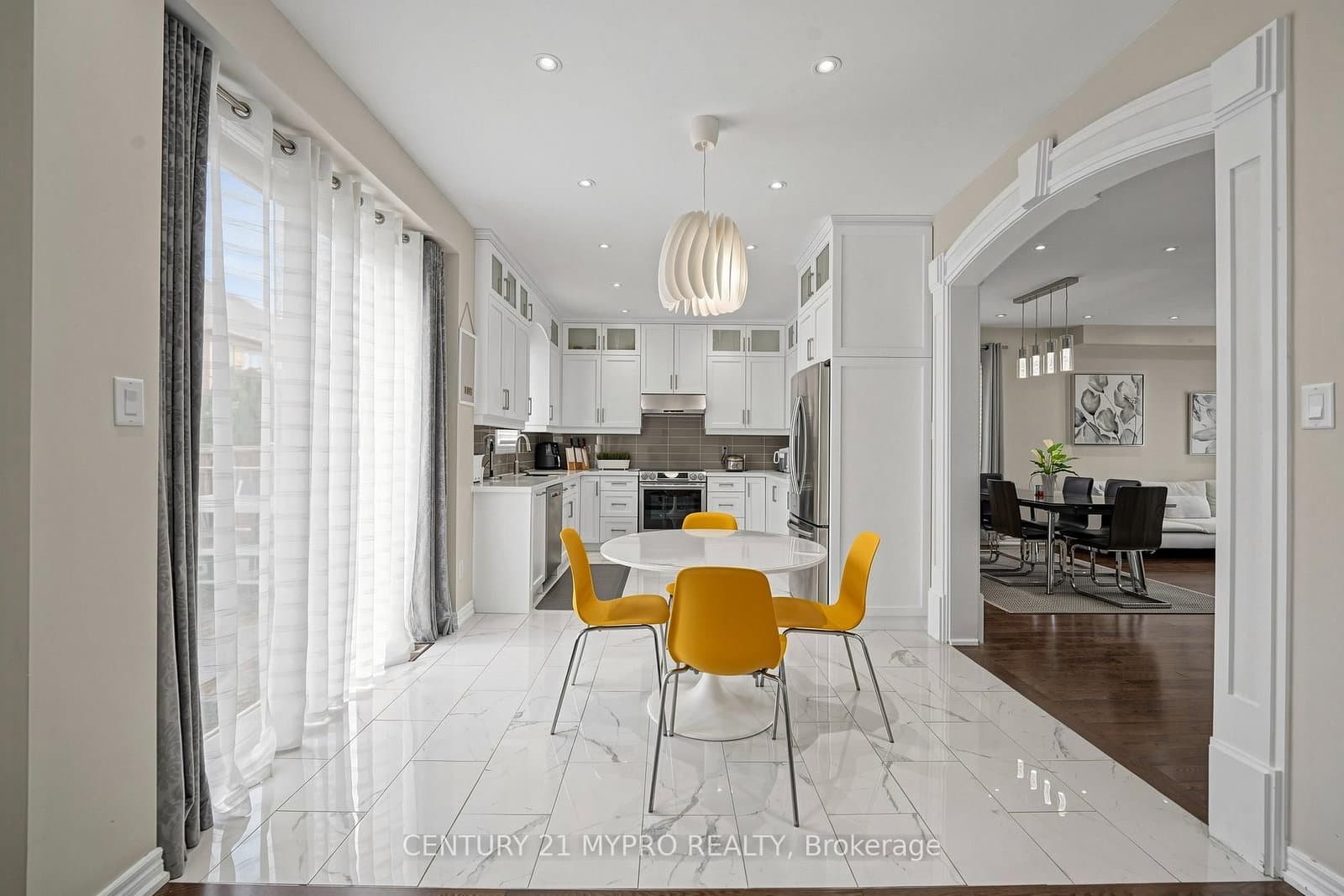 225 Silver Maple Road thumbnail 9