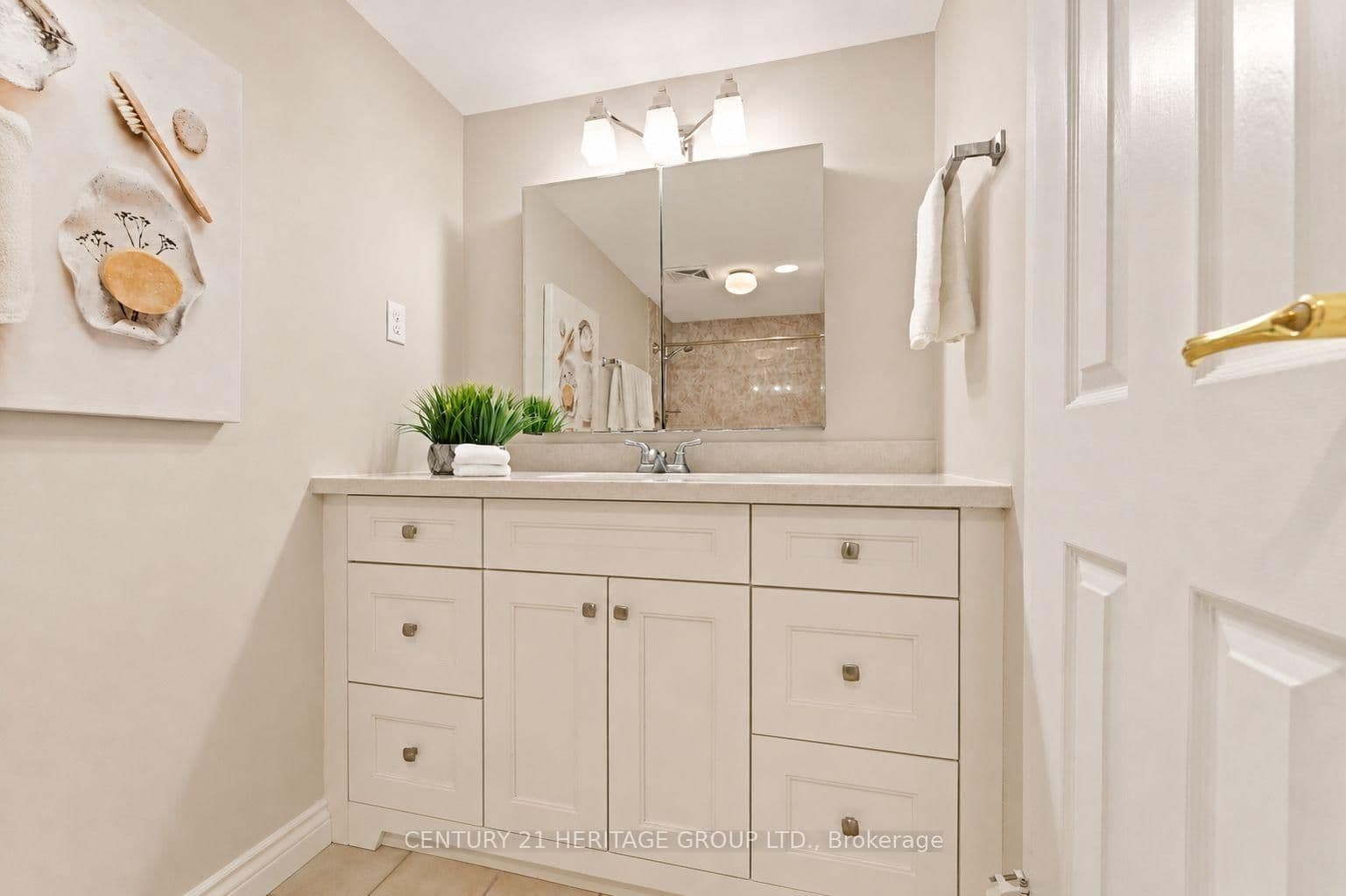 15390 Yonge Street, Unit PH 1 thumbnail 14