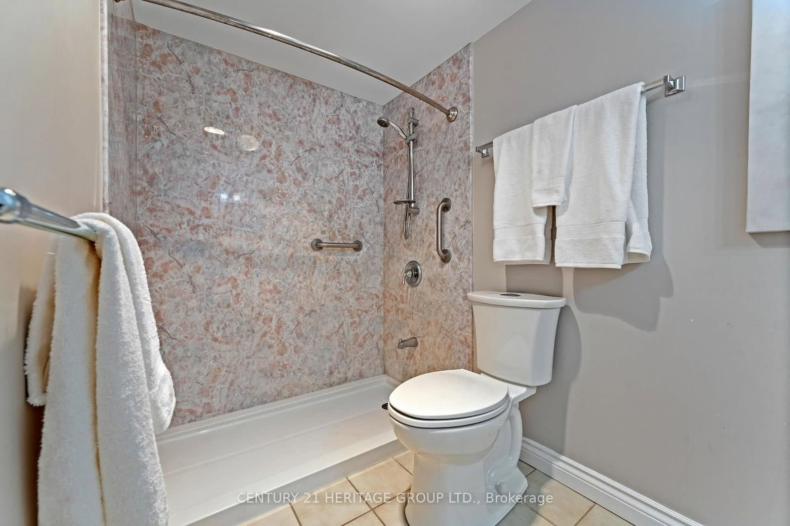 15390 Yonge Street, Unit PH 1 thumbnail 15