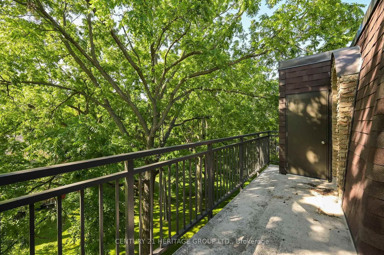 15390 Yonge Street, Unit PH 1 thumbnail 30