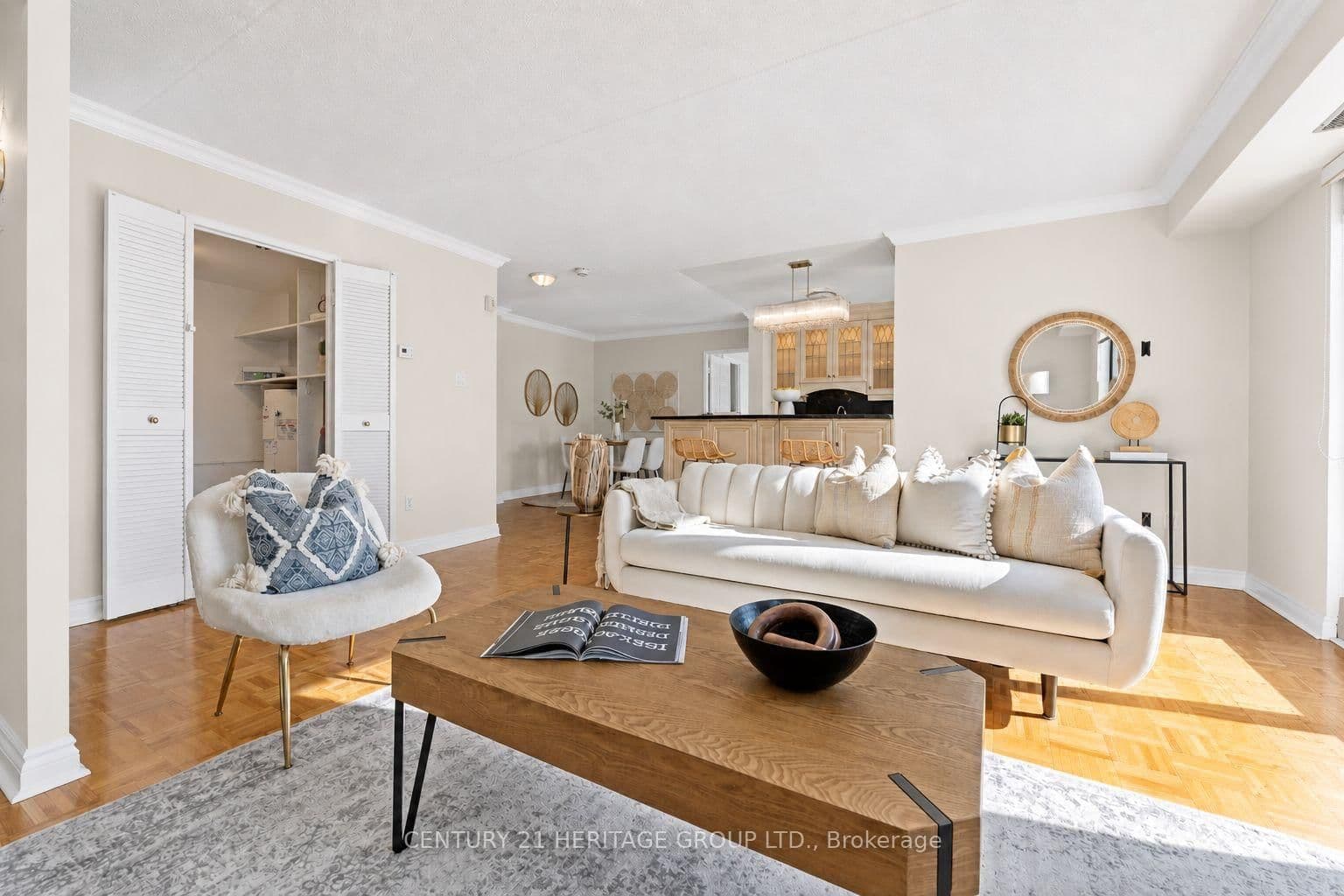15390 Yonge Street, Unit PH 1 thumbnail 8