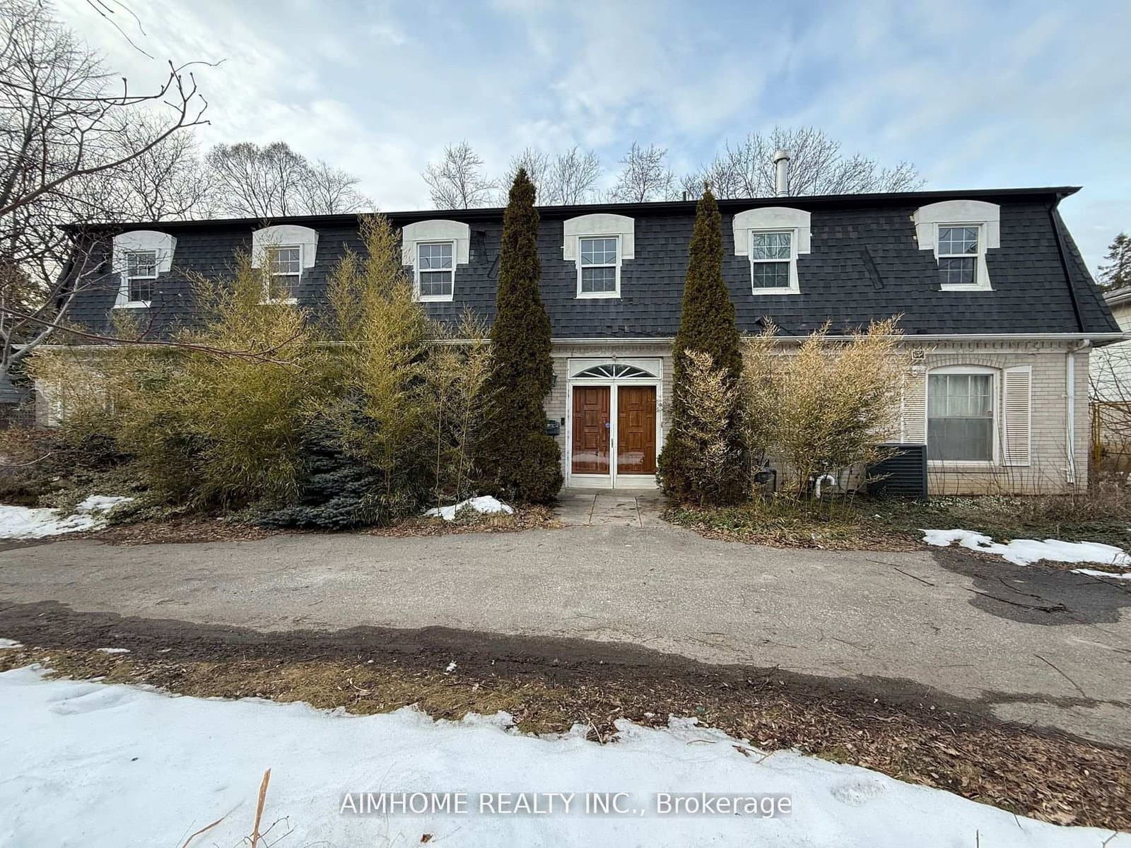 338 Steeles Avenue E - Image 1