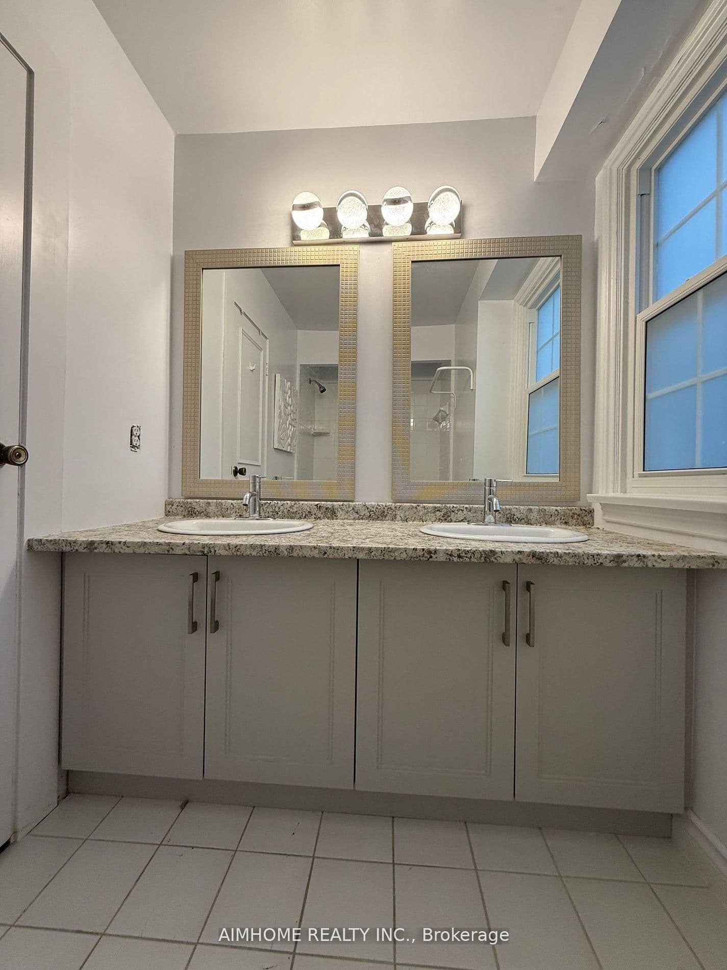 338 Steeles Avenue E thumbnail 15