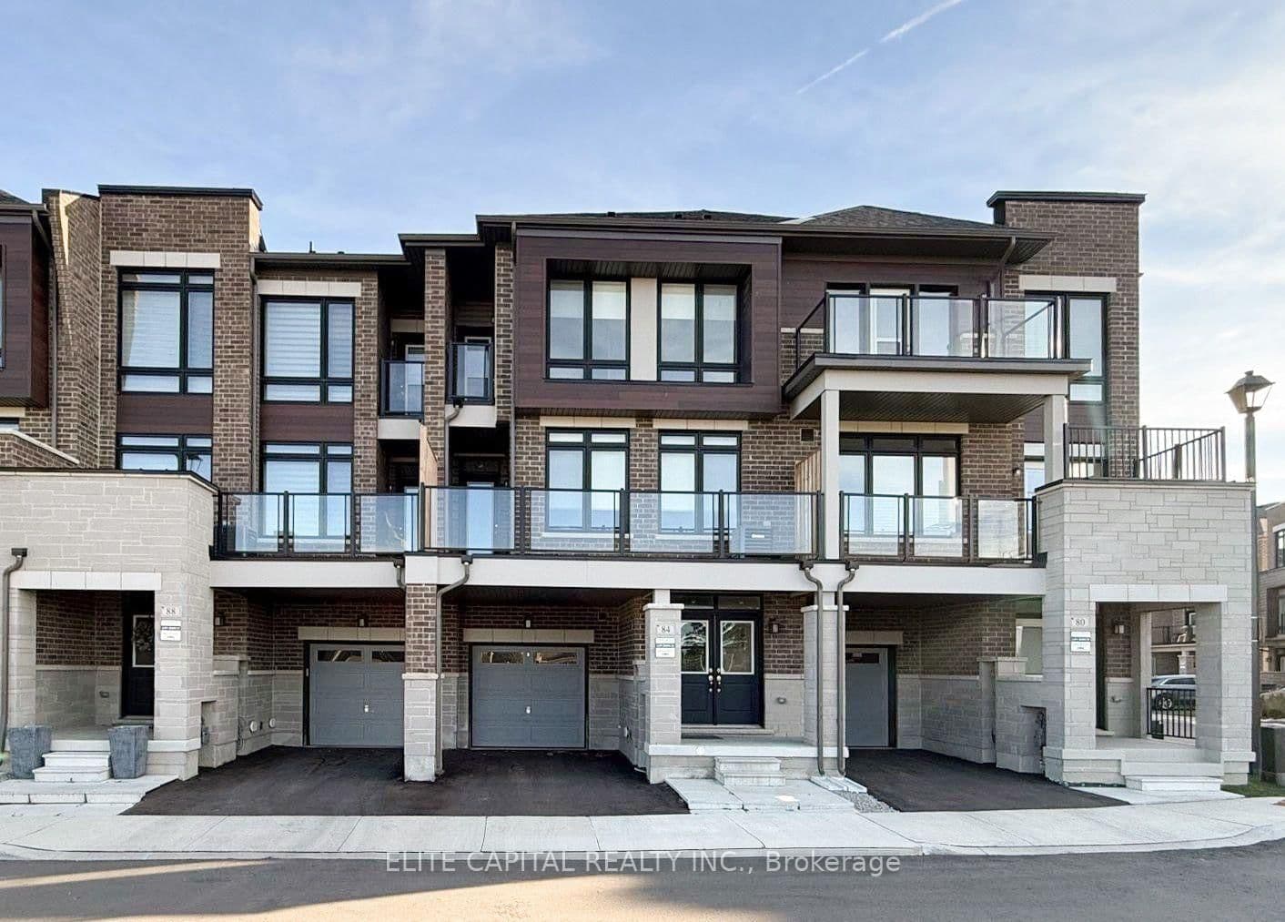 84 Holyrood Crescent