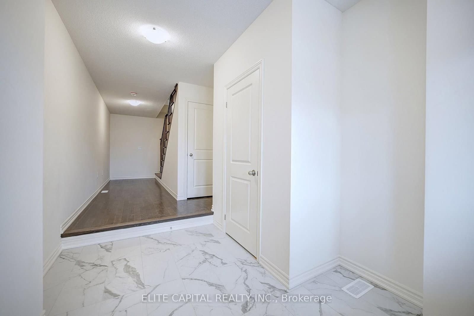 84 Holyrood Crescent thumbnail 16