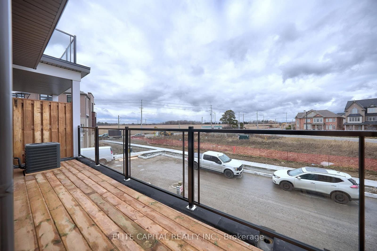 84 Holyrood Crescent thumbnail 9