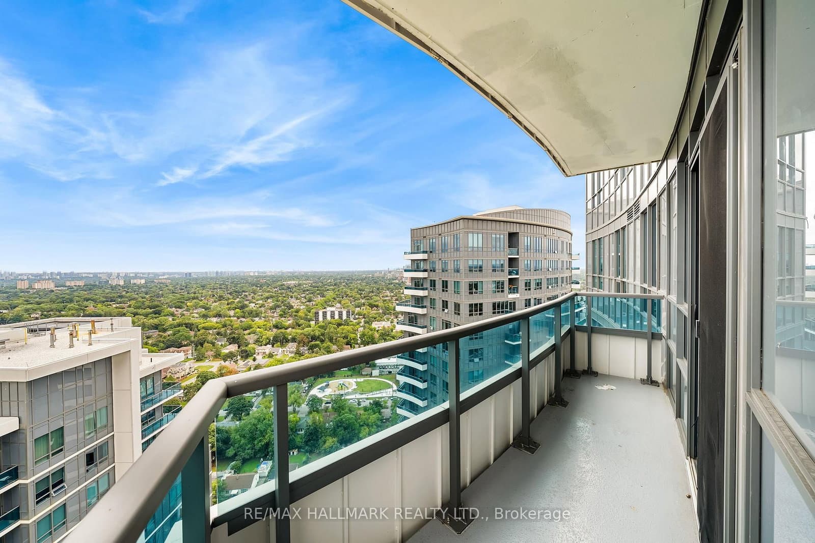 7171 Yonge Street, Unit PH301 thumbnail 21