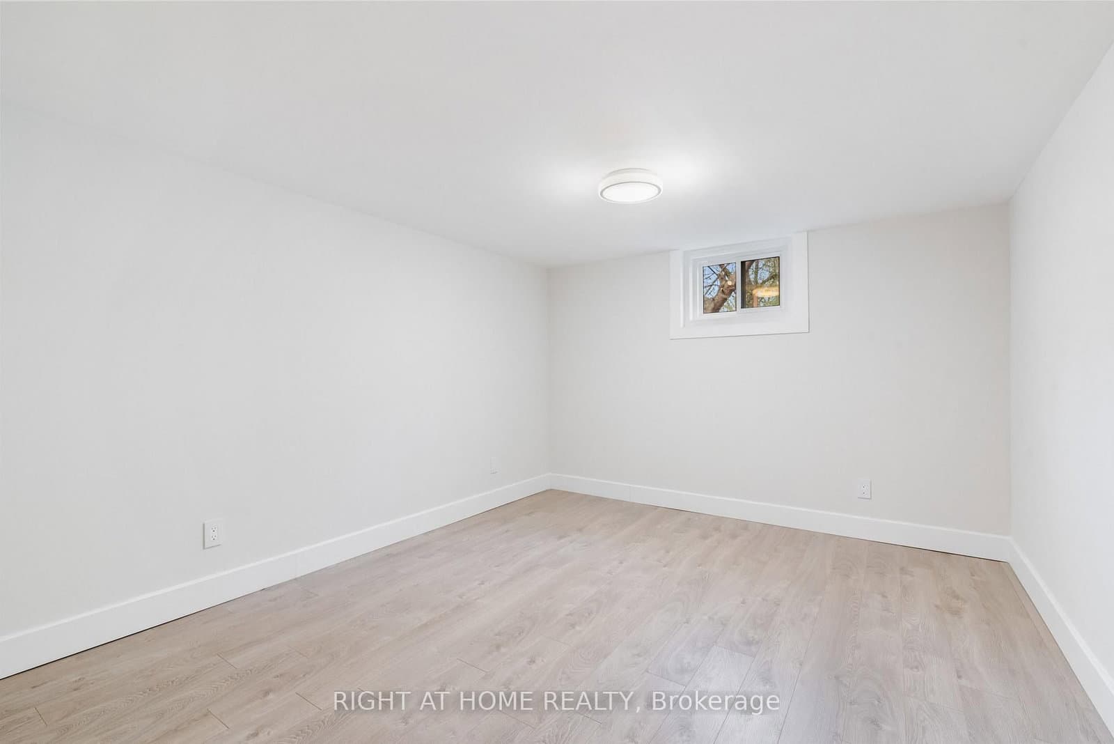 112 Walter Avenue, Unit Basemnt thumbnail 10