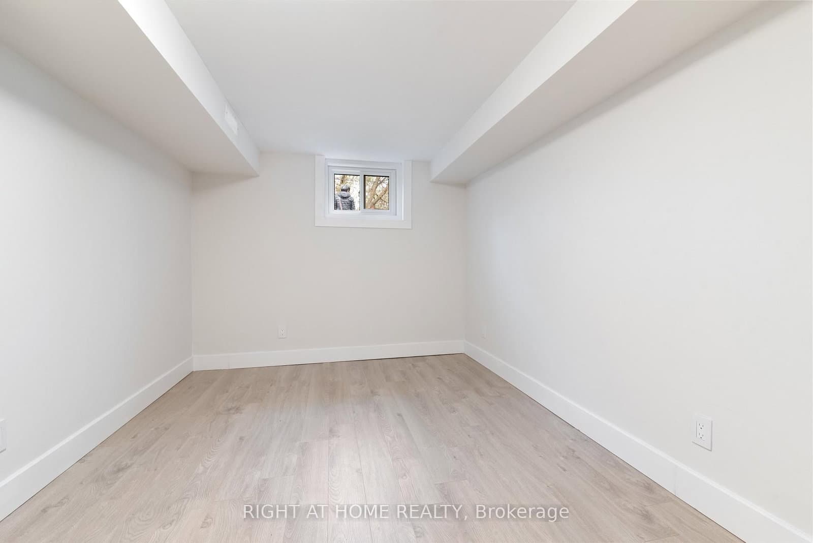 112 Walter Avenue, Unit Basemnt thumbnail 12
