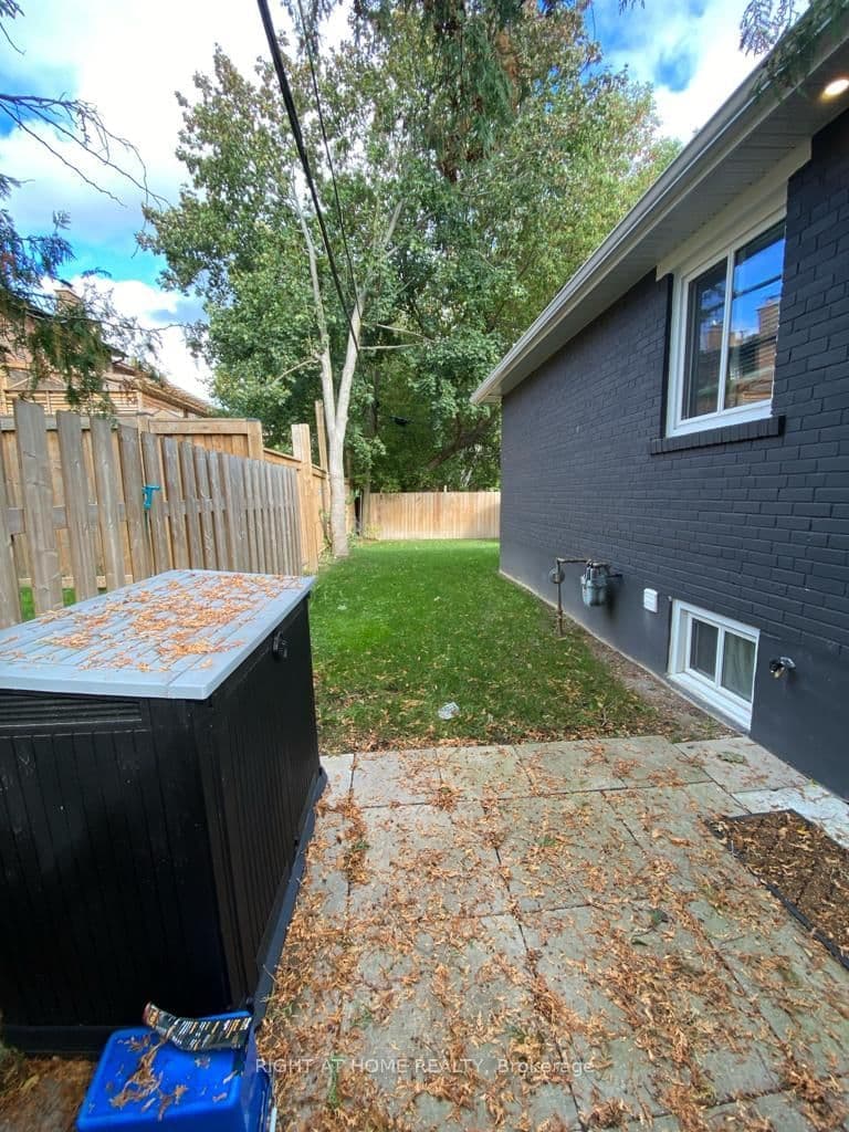 112 Walter Avenue, Unit Basemnt thumbnail 2