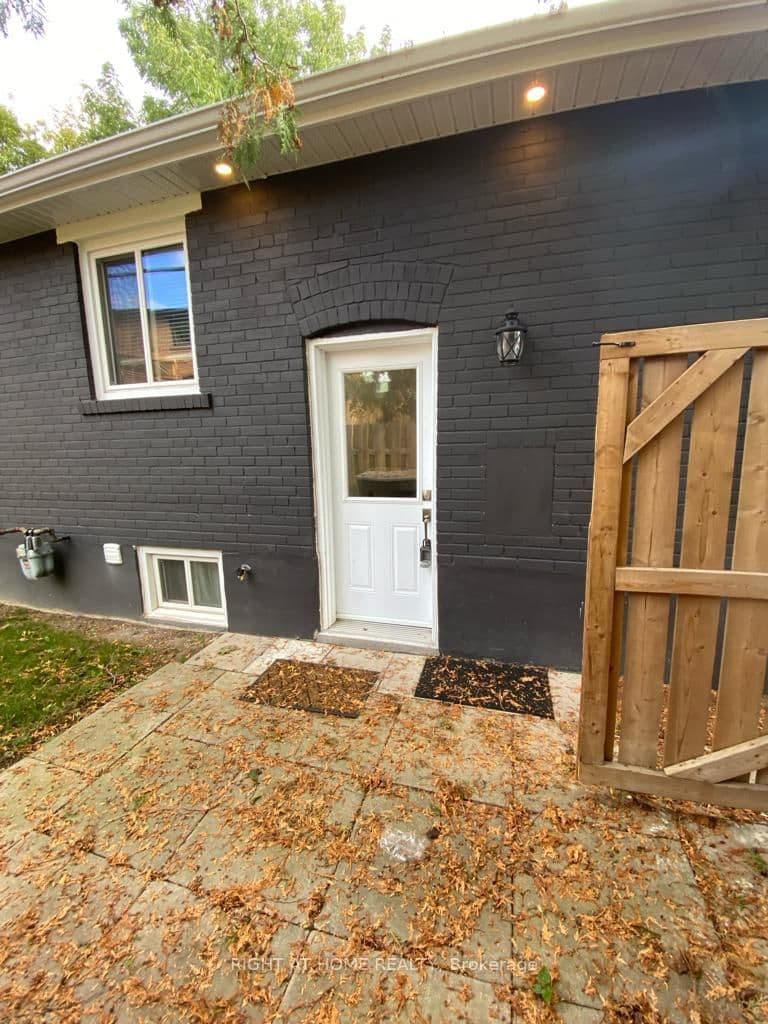112 Walter Avenue, Unit Basemnt thumbnail 3