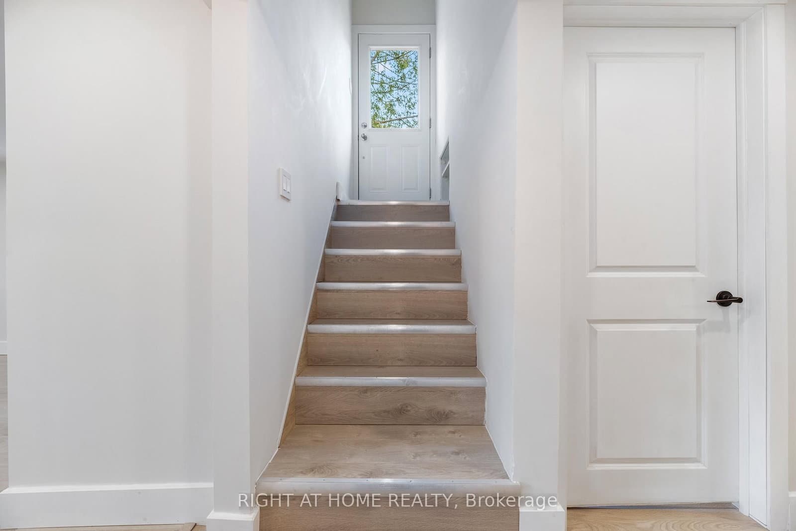 112 Walter Avenue, Unit Basemnt thumbnail 4