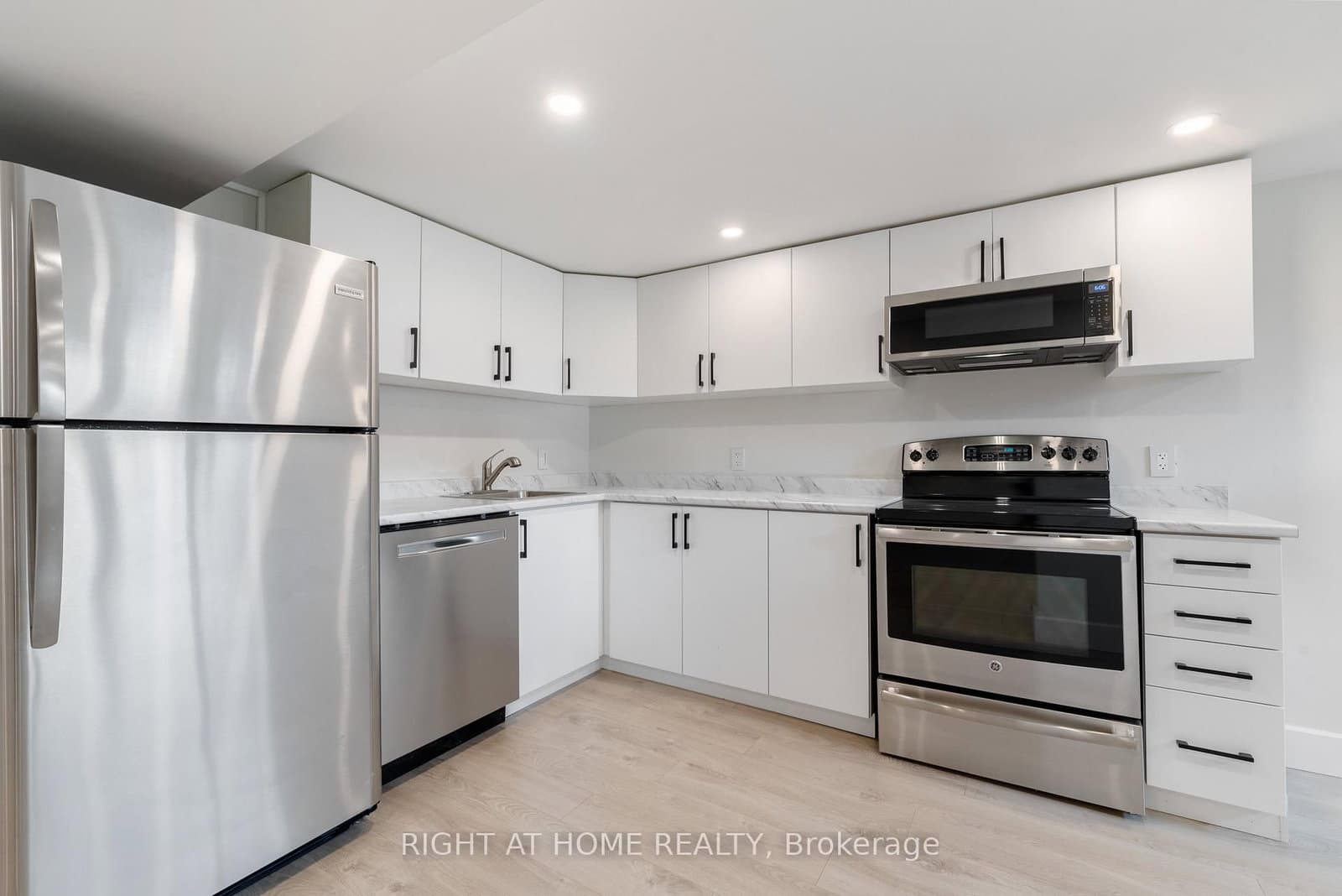 112 Walter Avenue, Unit Basemnt thumbnail 7