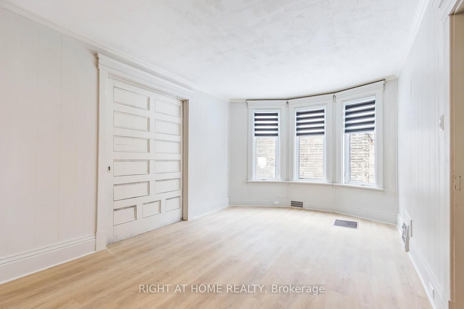 443 Ontario Street, Unit Main Floor thumbnail 13