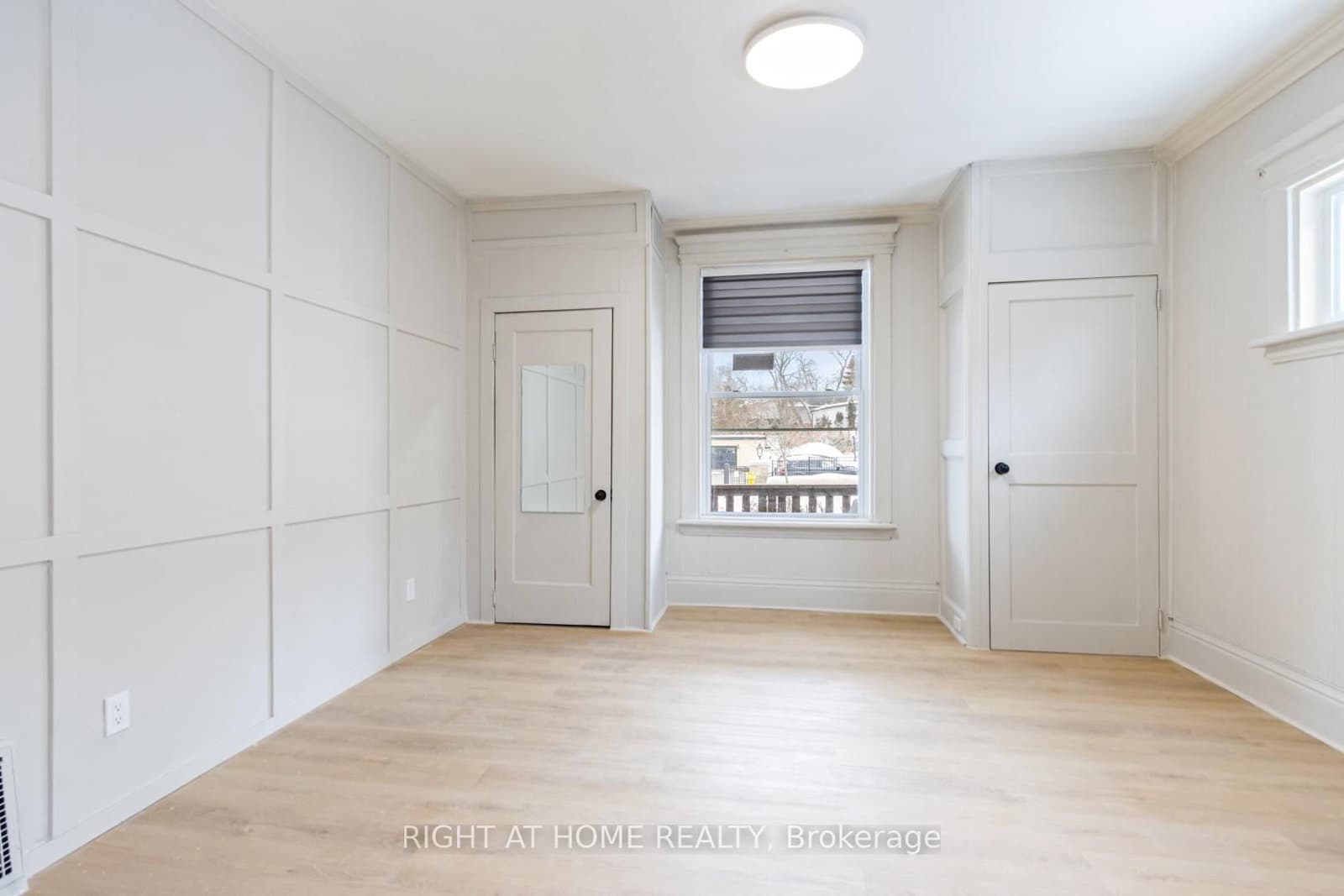 443 Ontario Street, Unit Main Floor thumbnail 17
