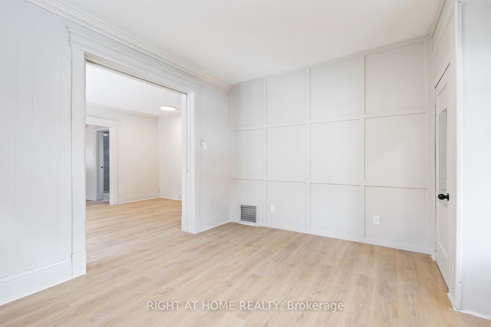 443 Ontario Street, Unit Main Floor thumbnail 20