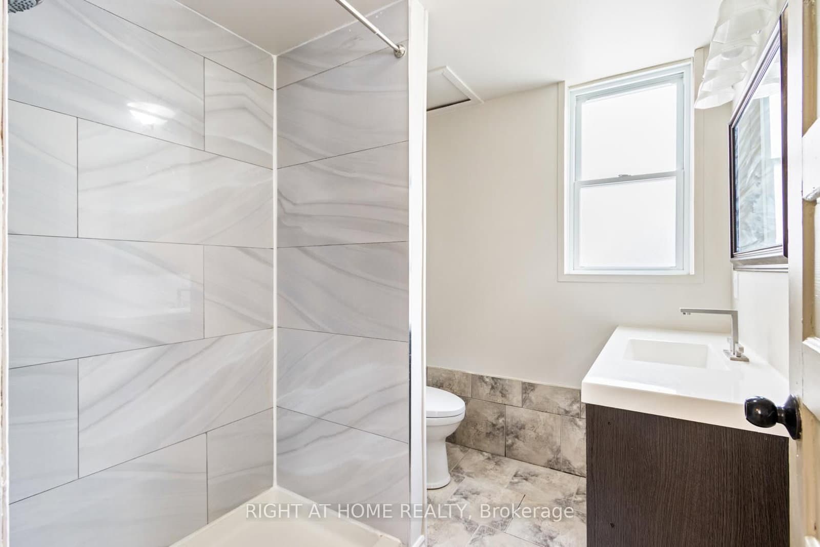 443 Ontario Street, Unit Main Floor thumbnail 21