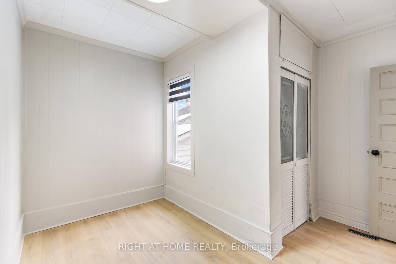 443 Ontario Street, Unit Main Floor thumbnail 25