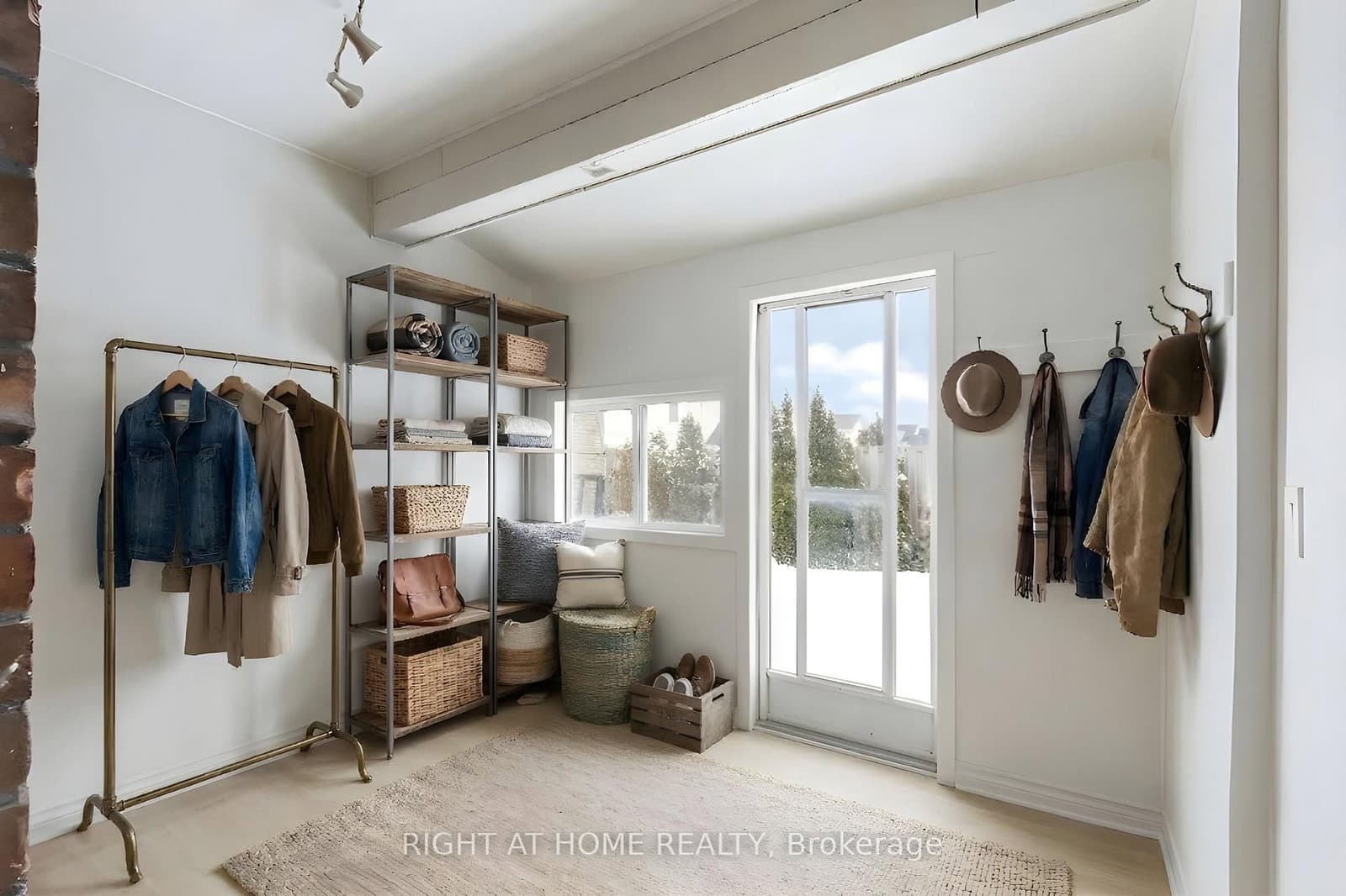 443 Ontario Street, Unit Main Floor thumbnail 5