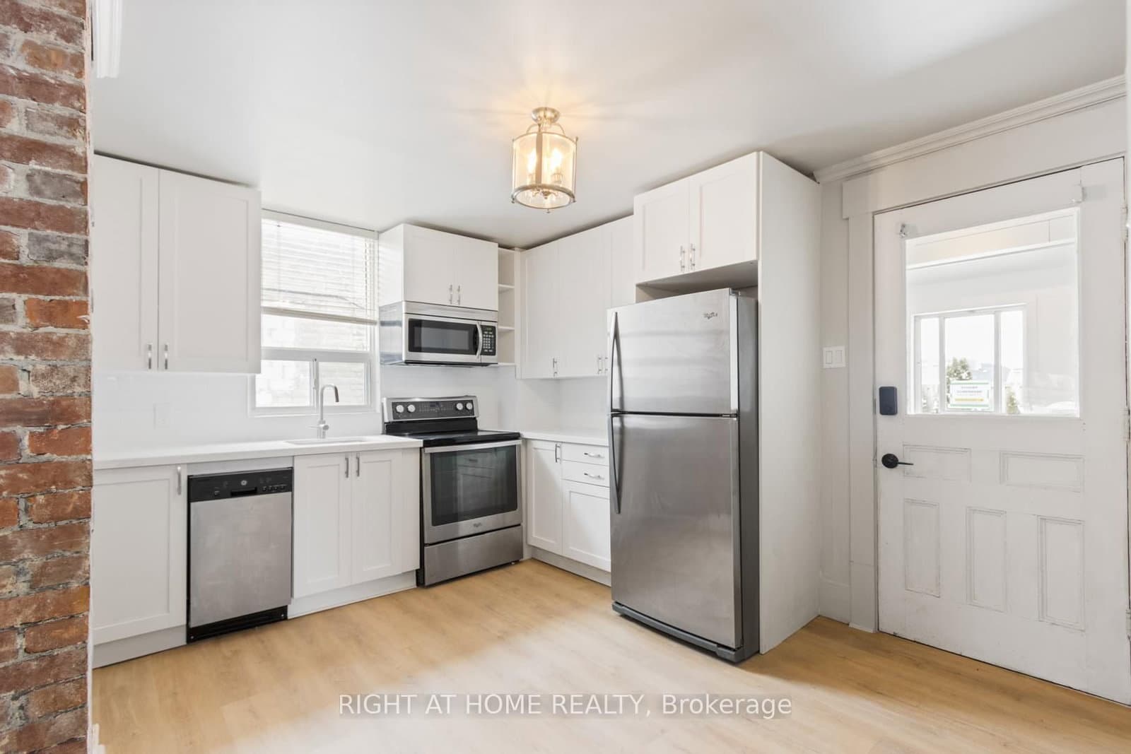 443 Ontario Street, Unit Main Floor thumbnail 9
