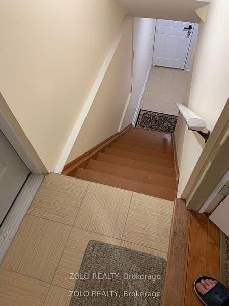 175 Mabley Crescent - Image 1