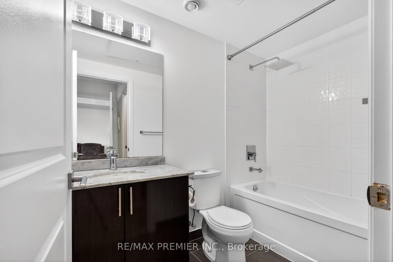 7167 Yonge Street, Unit 608 thumbnail 12