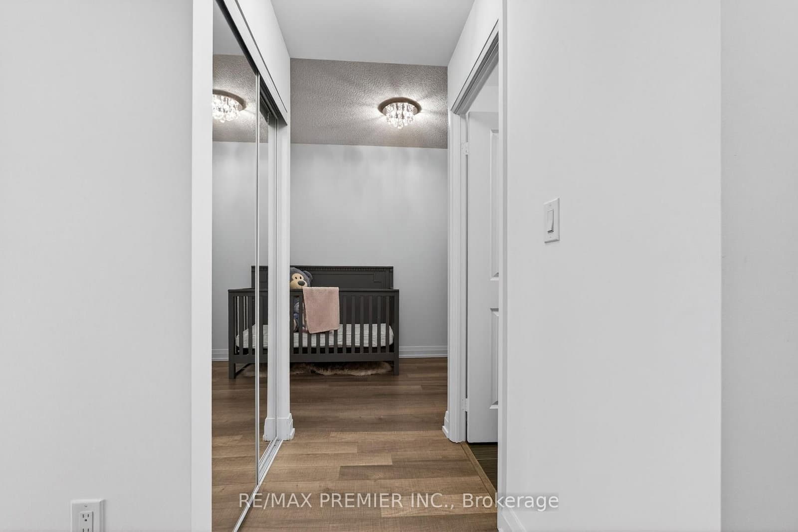 7167 Yonge Street, Unit 608 thumbnail 7