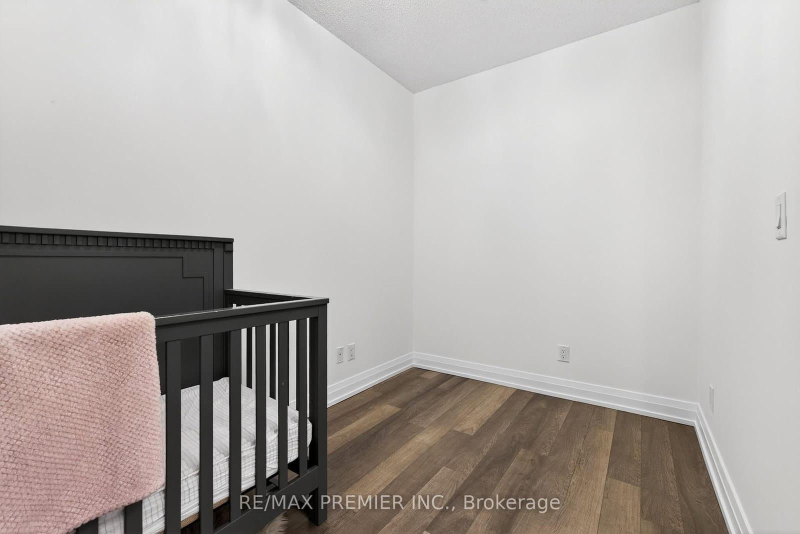 7167 Yonge Street, Unit 608 thumbnail 8