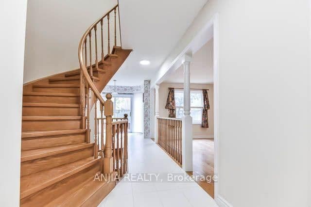 11 Berkeley Court thumbnail 3