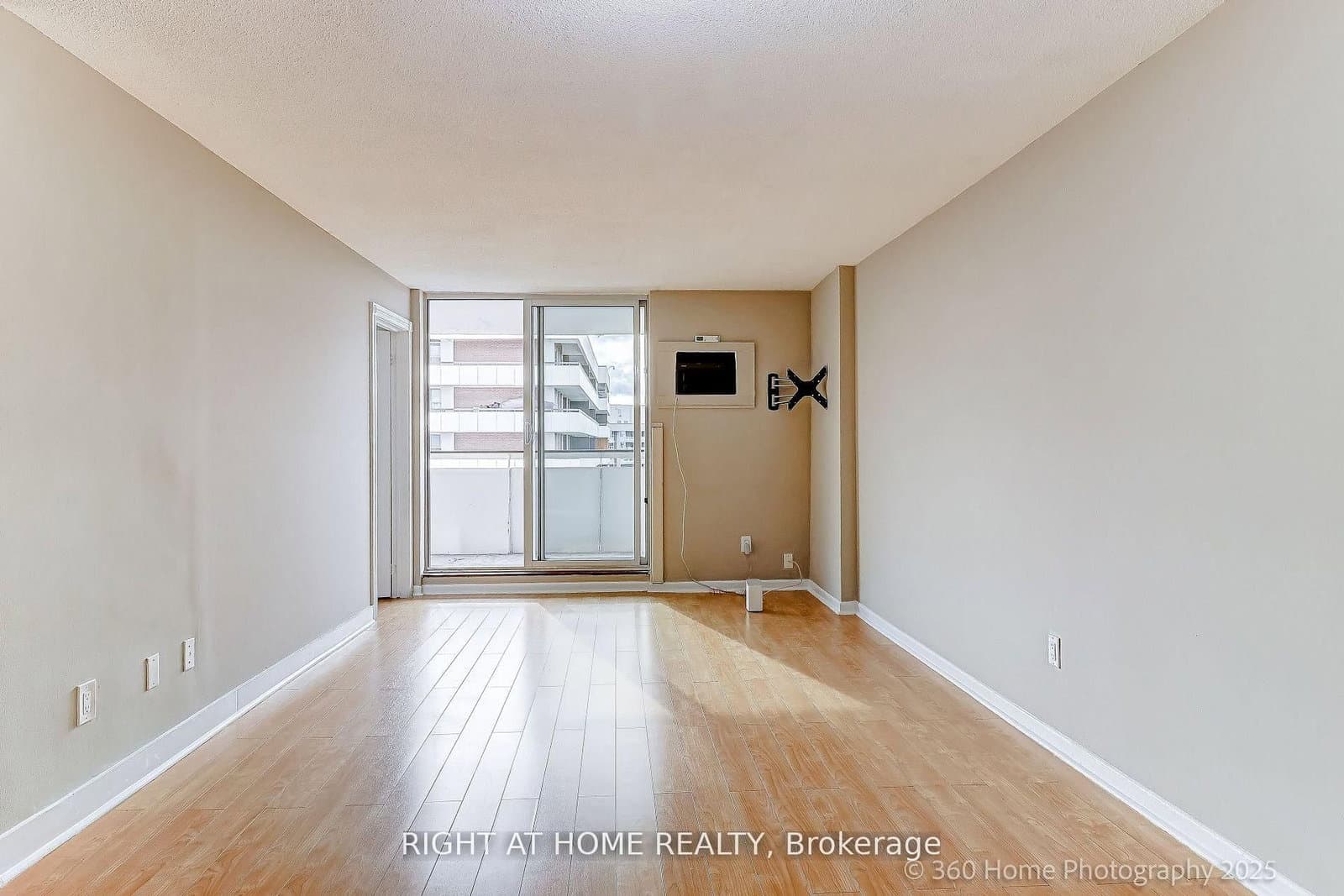 1 Royal Orchard Boulevard, Unit 1107 thumbnail 17
