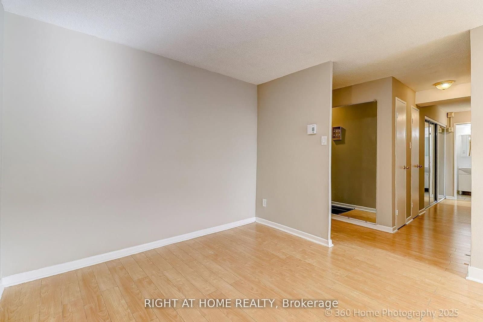 1 Royal Orchard Boulevard, Unit 1107 thumbnail 19