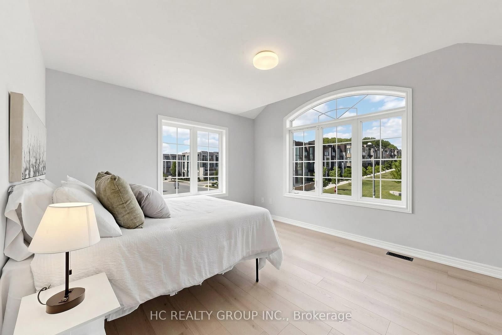 2 Apple Grove Court thumbnail 35