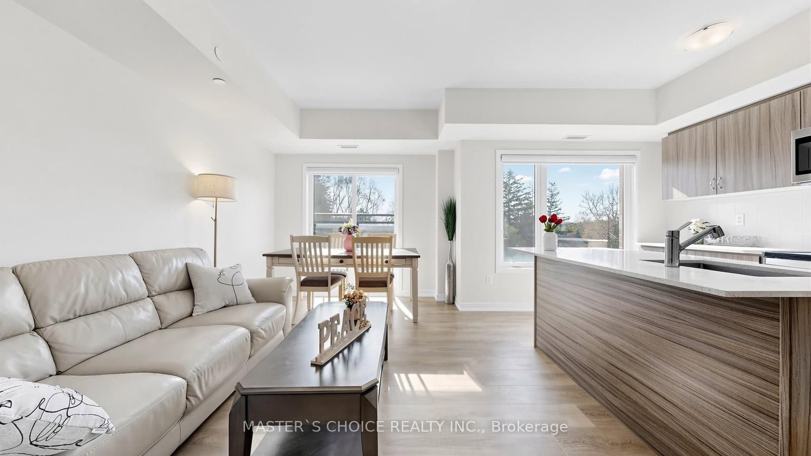 56 Elizabeth Street, Unit 1404 thumbnail 3
