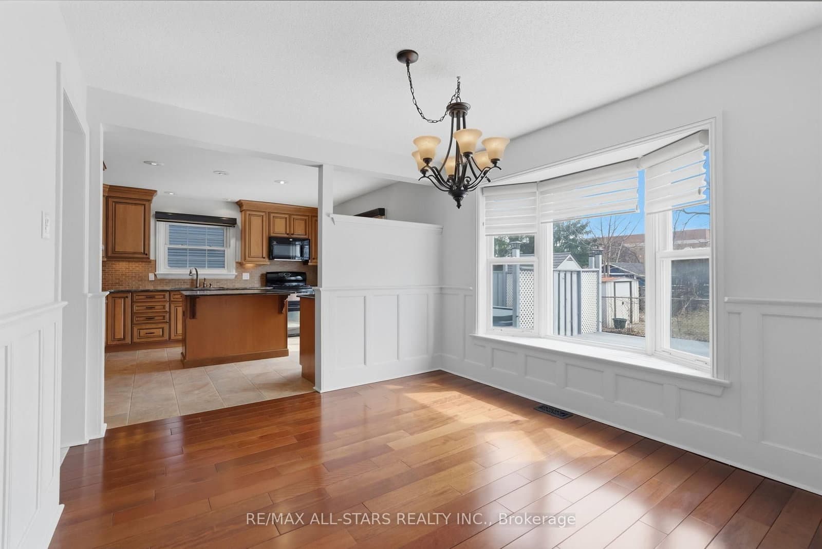 154 Brock Street E thumbnail 5