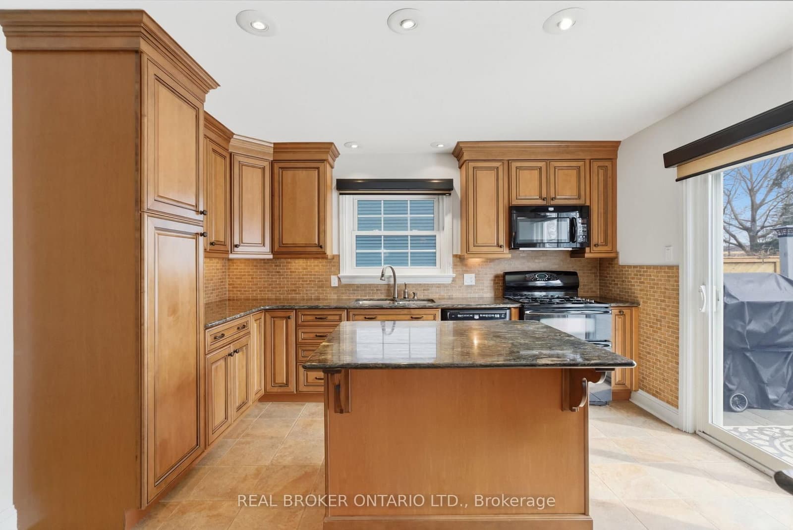 154 Brock Street E thumbnail 7
